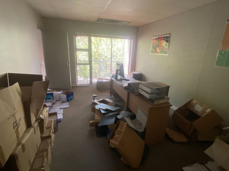 69m2 Commercial Space for Sale  - Photo 6