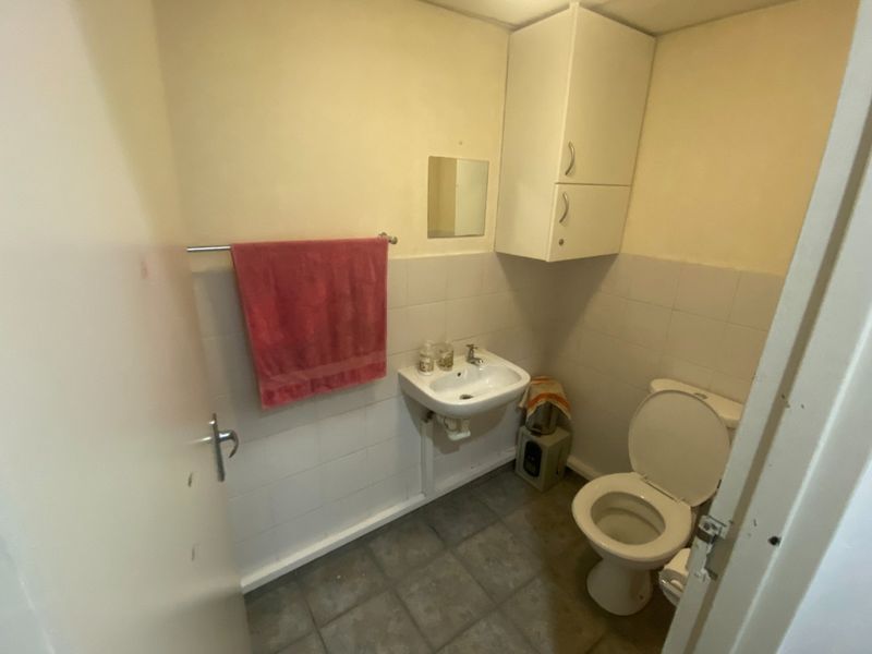 87m2  Retail Premises for Sale  - Photo 6