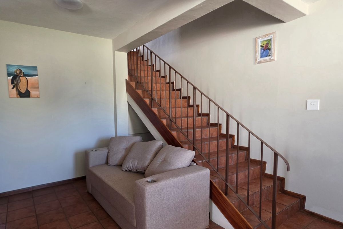 Neat 2-Bedroom Apartment in Secure Oranjesig Complex – Middelpos, Upington - Photo 5