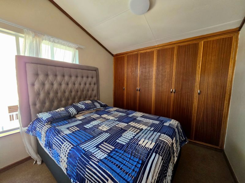 Neat 2-Bedroom Apartment in Secure Oranjesig Complex – Middelpos, Upington - Photo 10