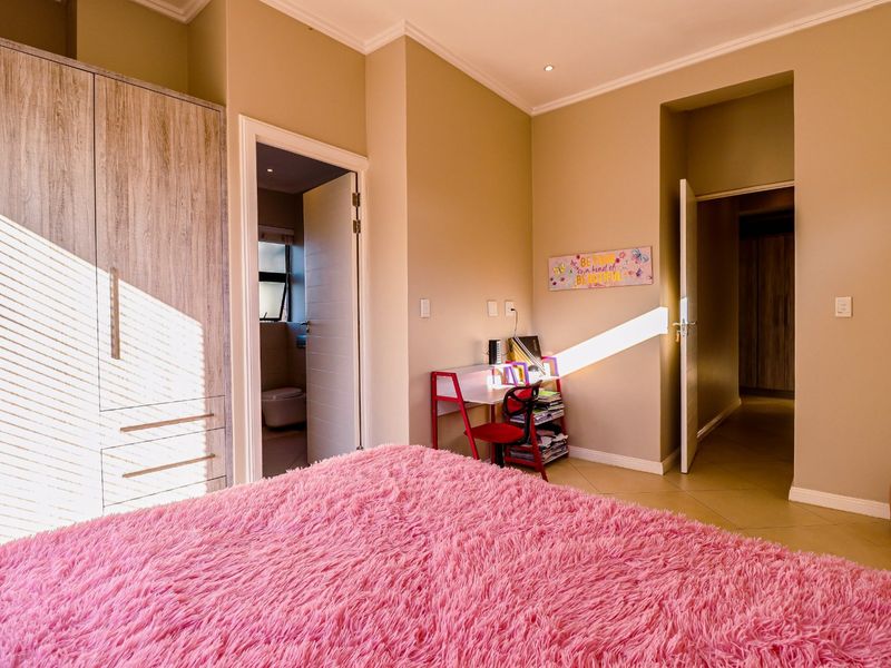 4 bedroom 4 bathroom house  with flatlet - Photo 5