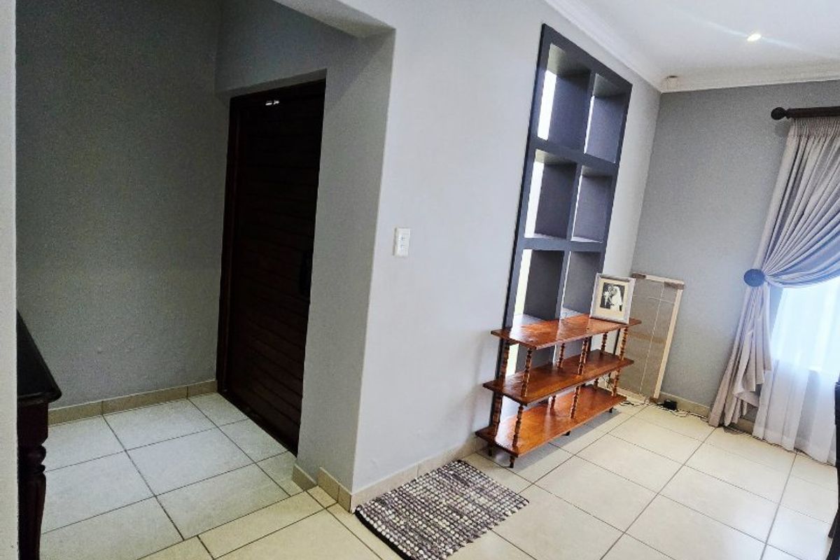 Inviting 3-Bedroom Home in a Secure and Family-Friendly Environment - Photo 3