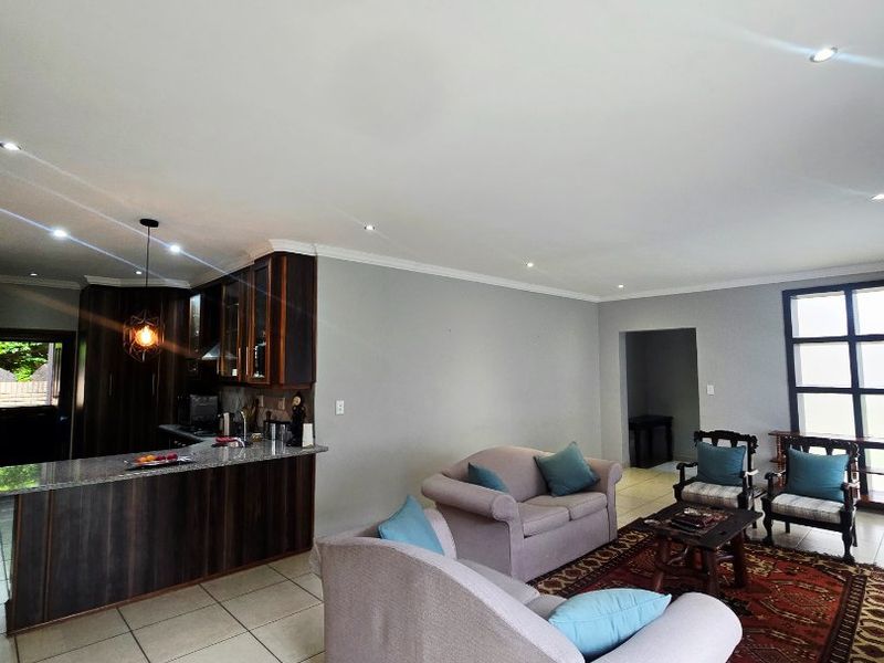 Inviting 3-Bedroom Home in a Secure and Family-Friendly Environment - Photo 7