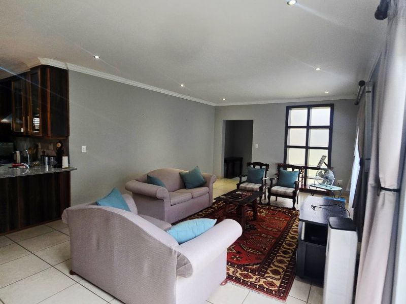 Inviting 3-Bedroom Home in a Secure and Family-Friendly Environment - Photo 6