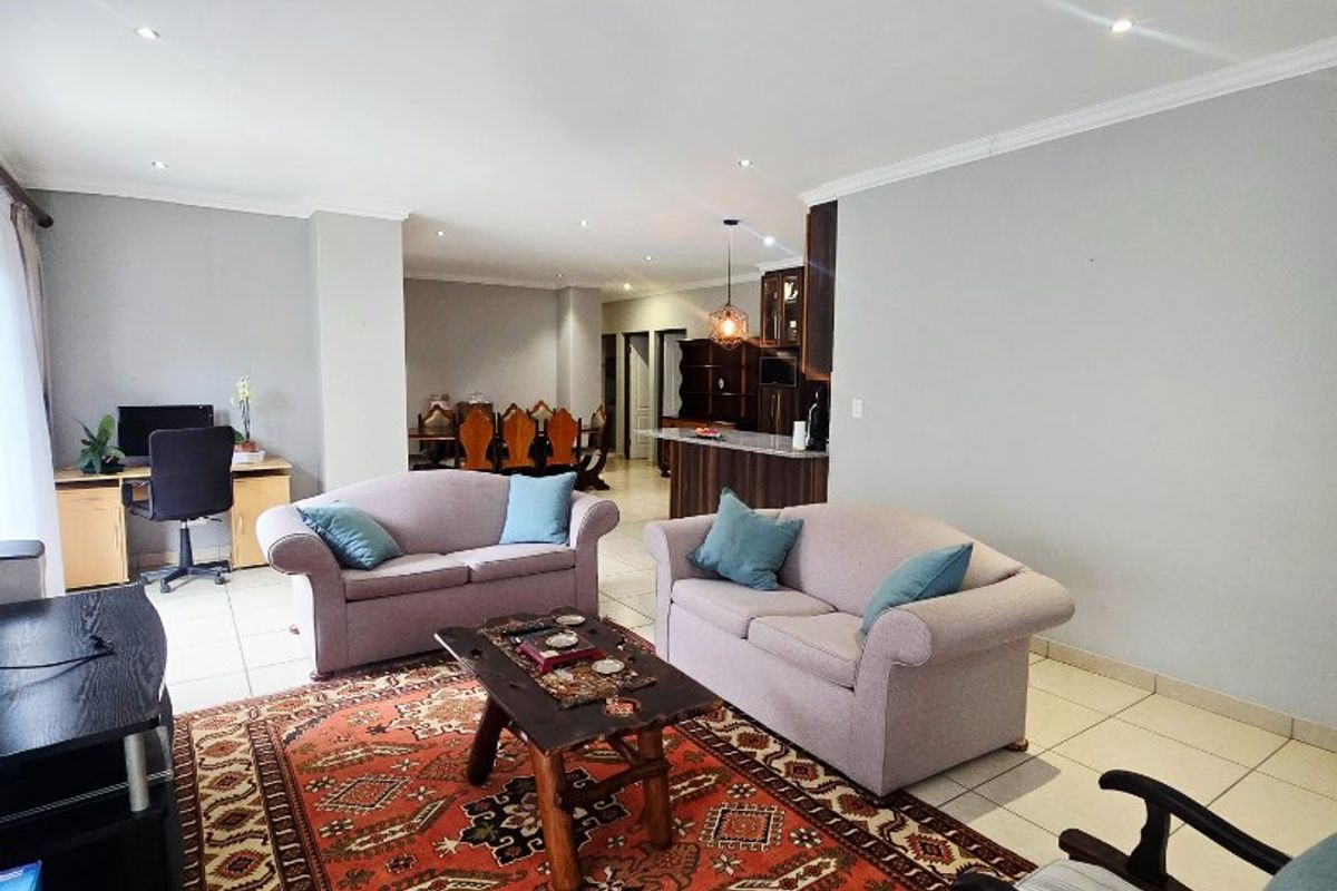 Inviting 3-Bedroom Home in a Secure and Family-Friendly Environment - Photo 5