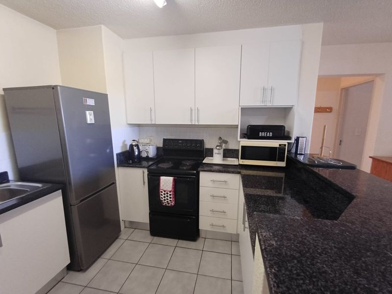 3 Bedroom ground floor apartment with magnificent ocean views - Photo 9