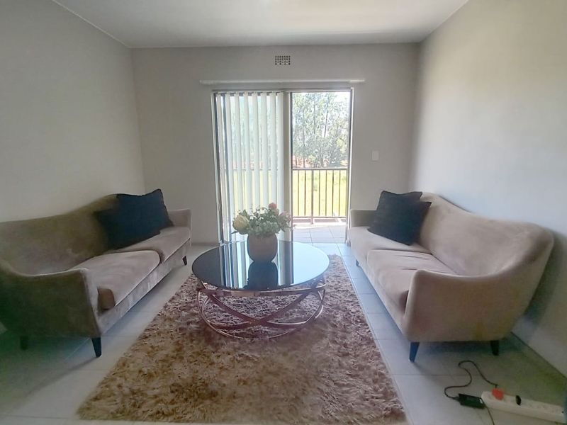 Modern 2-Bedroom First Floor Apartment in Clubview - Photo 8