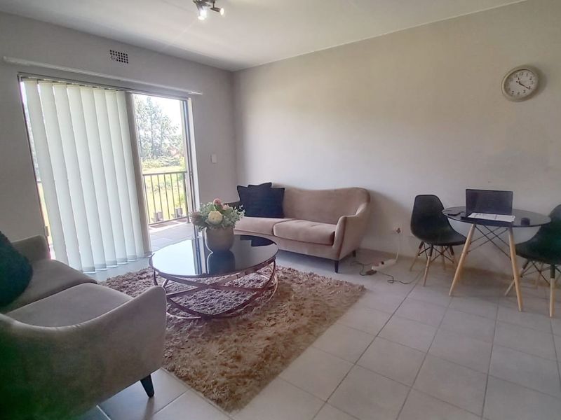 Modern 2-Bedroom First Floor Apartment in Clubview - Photo 6