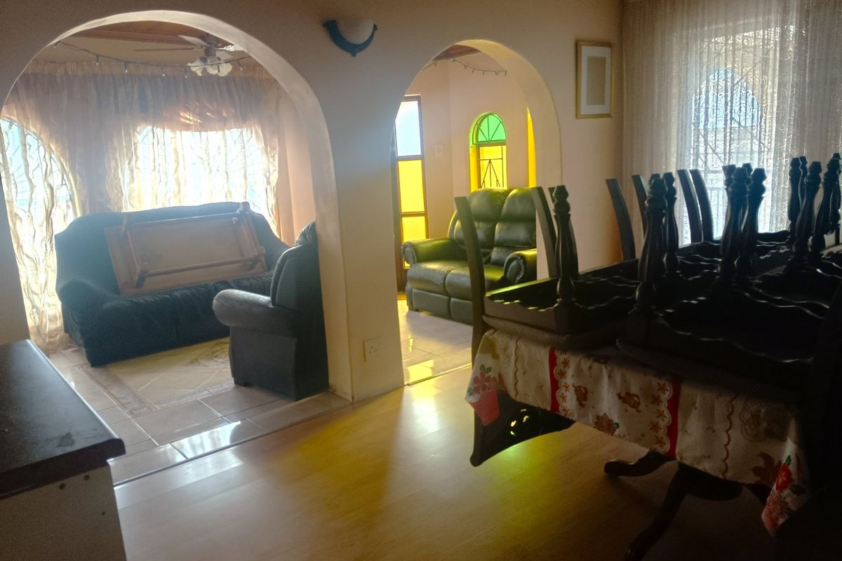 Comfortable Family Living – 4 Bedroom House for Sale in Westenburg - Photo 5