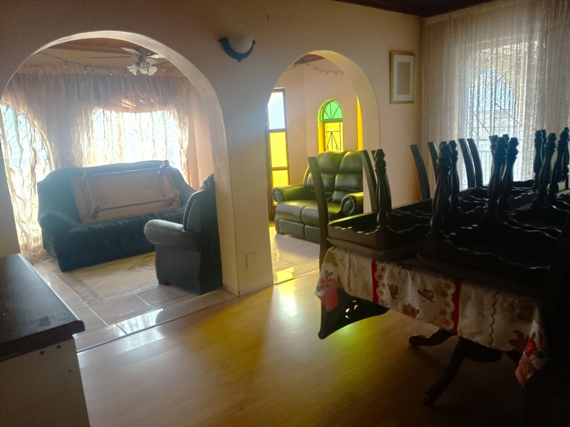 Comfortable Family Living – 4 Bedroom House for Sale in Westenburg - Photo 5