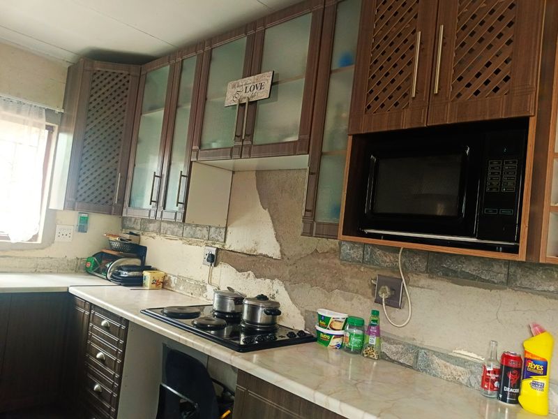 Comfortable Family Living – 4 Bedroom House for Sale in Westenburg - Photo 8