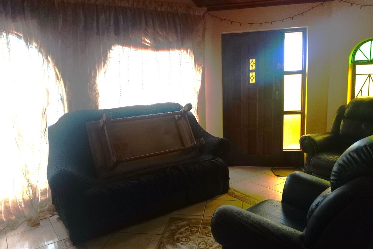 Comfortable Family Living – 4 Bedroom House for Sale in Westenburg - Photo 4