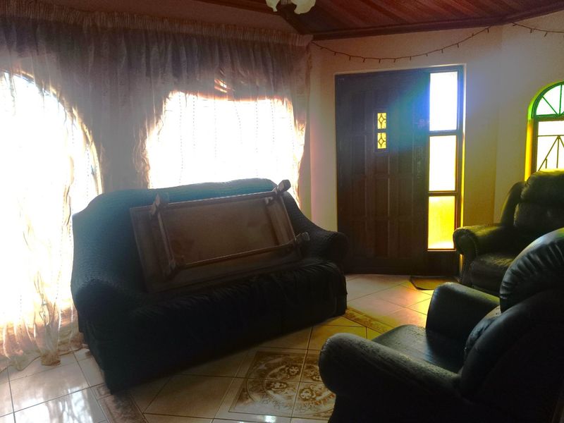 Comfortable Family Living – 4 Bedroom House for Sale in Westenburg - Photo 4
