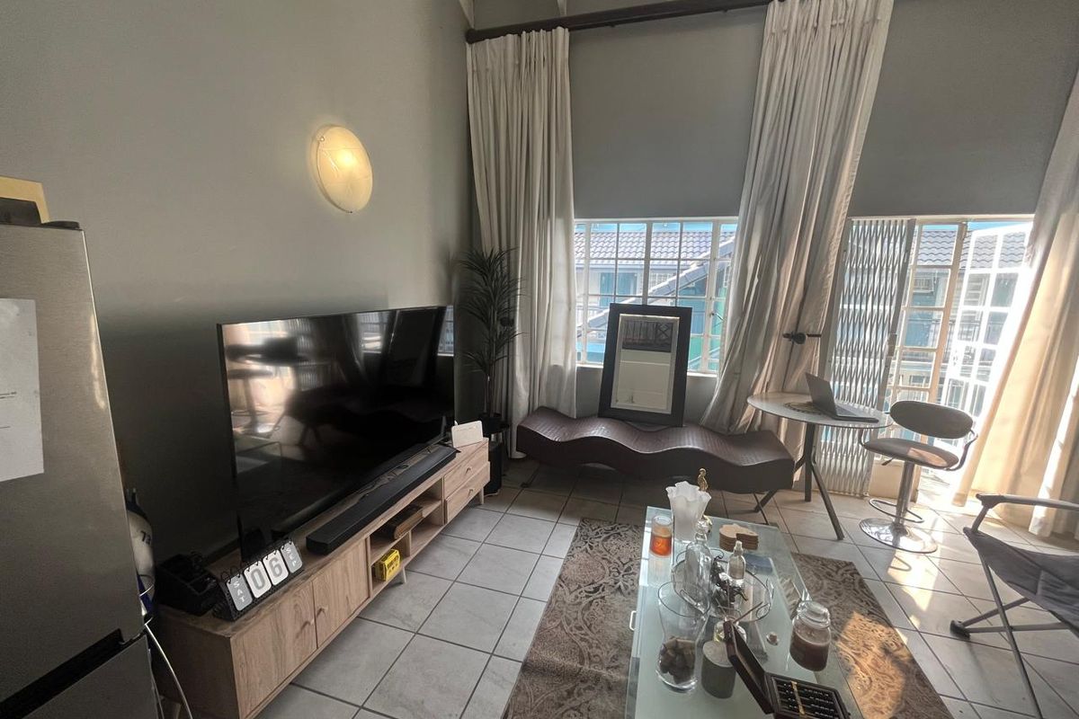 1 Bedroom Loft for Sale in Hatfield - Photo 2