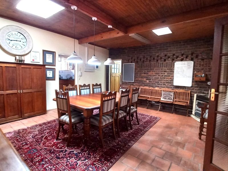 Spacious 5-Bedroom Family Home with Flatlet, Solar System & Pool  - Photo 6