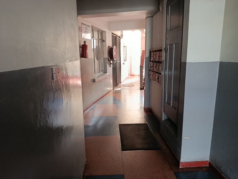 2 Bedroom Apartment In Sydenham For Sale - Photo 3