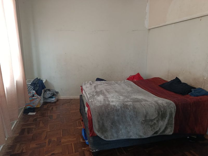 2 Bedroom Apartment In Sydenham For Sale - Photo 8