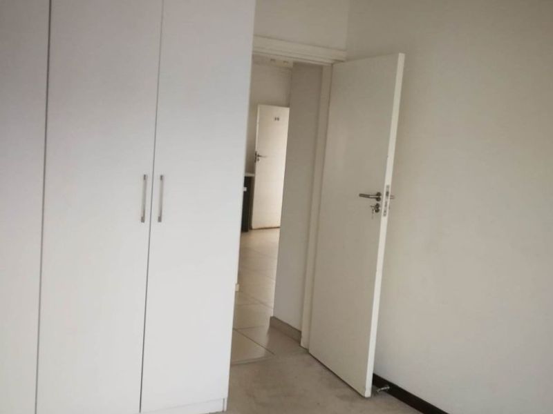 2 Bedroom 1 Bath Apartment for Rent in Carlswald - Photo 4