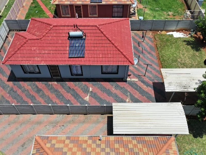 Spacious 3 bedroom and 2 bathroom house for sale in sky city  - Photo 2