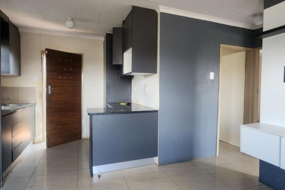 Spacious 2 bedroom and 1 bathroom house for sale in sky city  - Photo 4