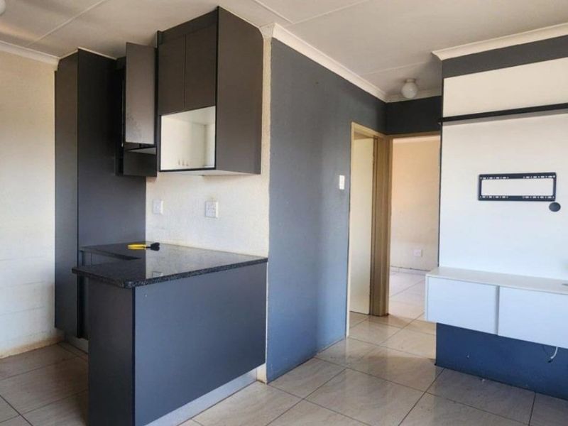 Spacious 2 bedroom and 1 bathroom house for sale in sky city  - Photo 10