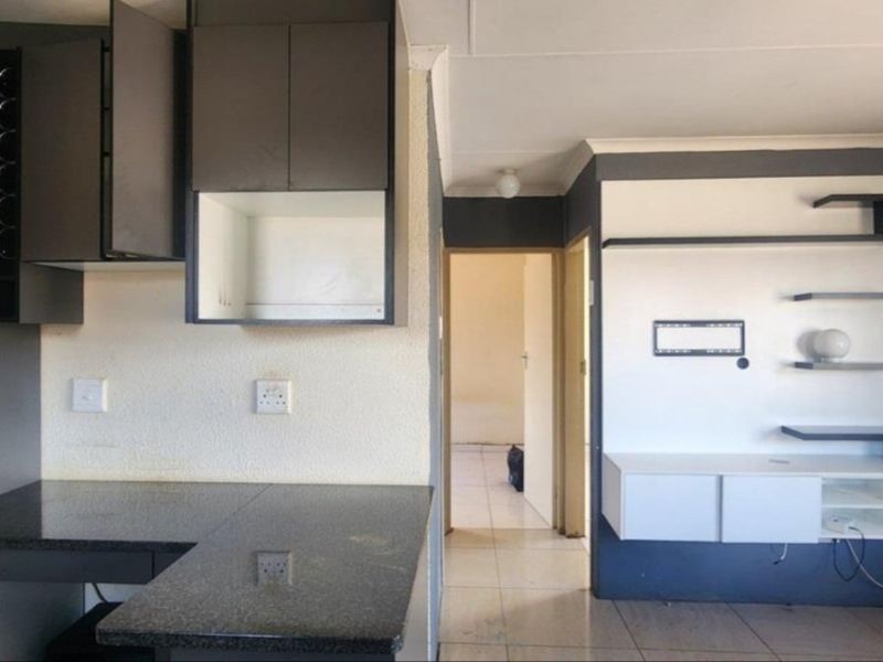 Spacious 2 bedroom and 1 bathroom house for sale in sky city  - Photo 9