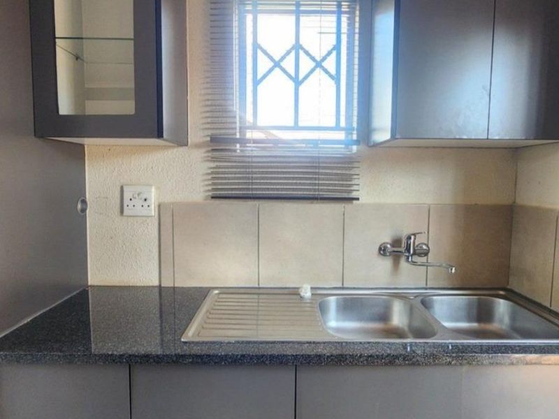 Spacious 2 bedroom and 1 bathroom house for sale in sky city  - Photo 5