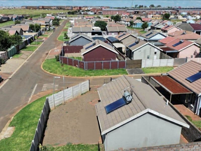 Spacious 2 bedroom and 1 bathroom house for sale in sky city  - Photo 3