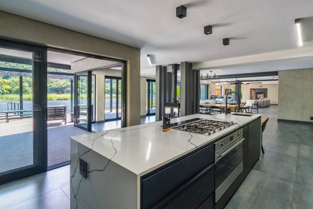 Ultra-Modern Waterfront Masterpiece with Private Jetty.  - Photo 4