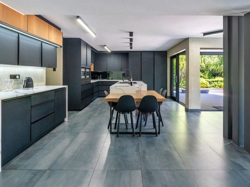 Ultra-Modern Waterfront Masterpiece with Private Jetty.  - Photo 10