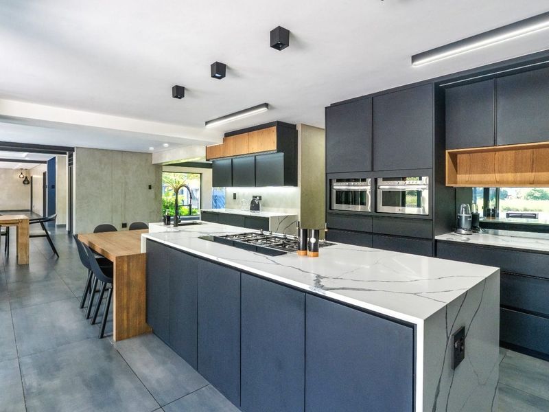 Ultra-Modern Waterfront Masterpiece with Private Jetty.  - Photo 6