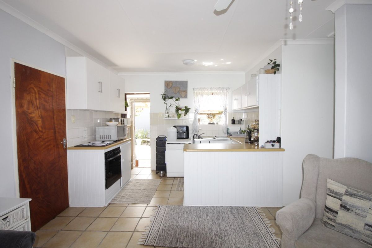 Walking distance to the beach - Photo 5