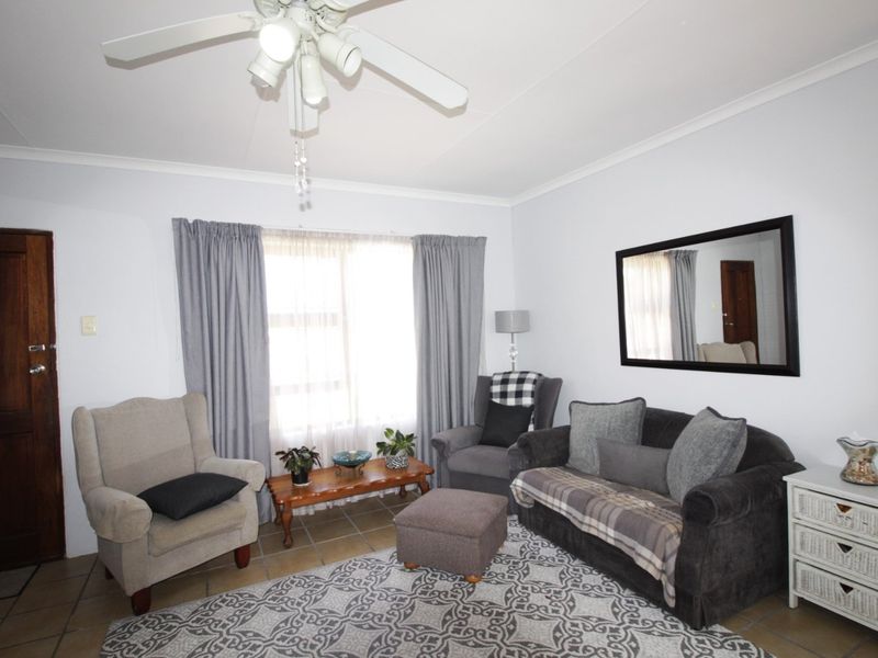 Walking distance to the beach - Photo 7