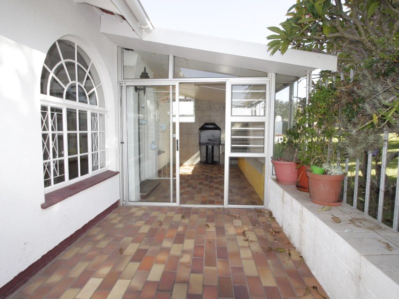 Relaxed Coastal Living  - Photo 6