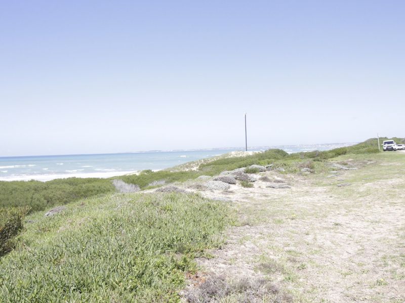 Prime Beachfront Stand with Uninterrupted Sea Views - Photo 4