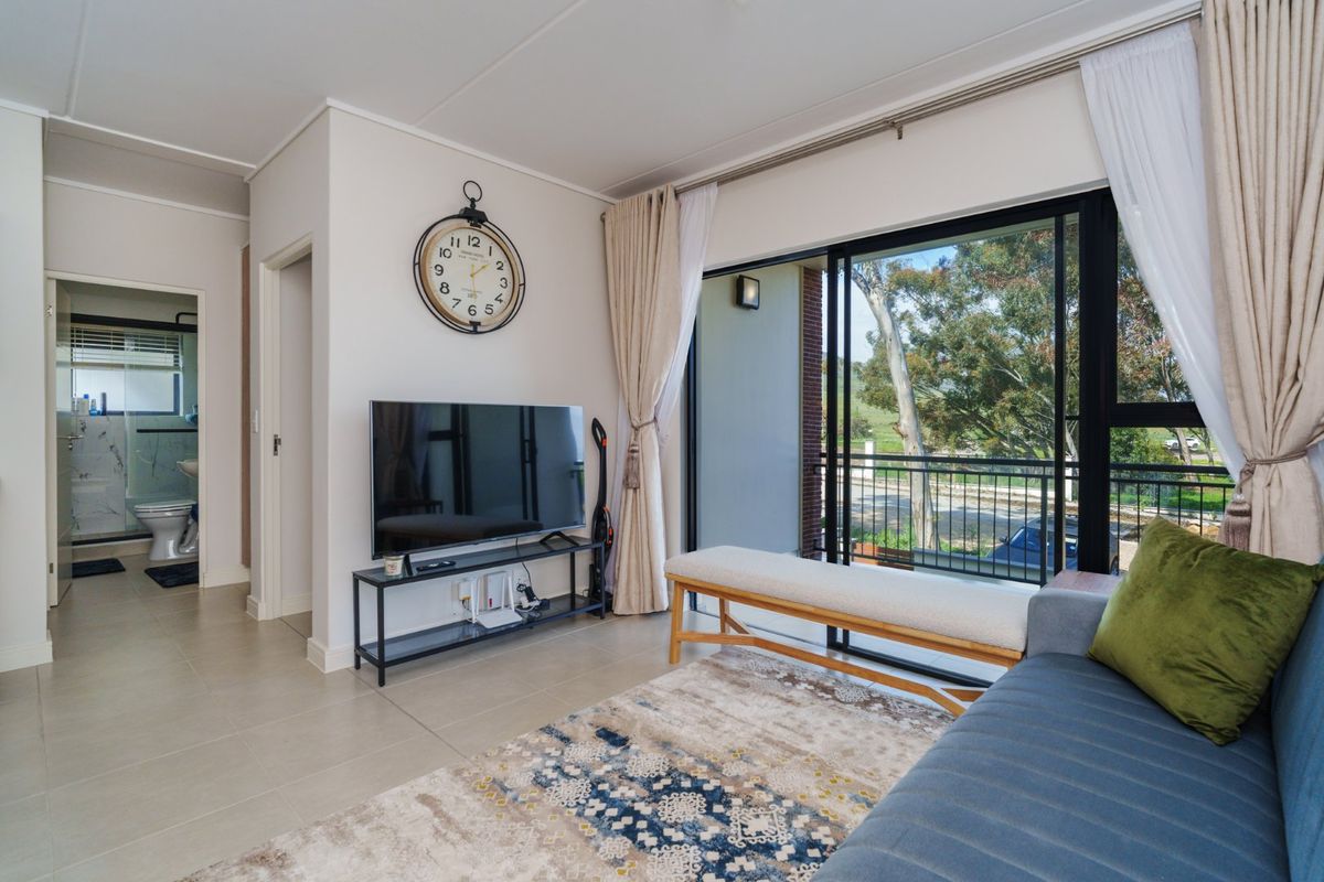 Furnished & Fitted Durbanville Hills facing first Floor apartment - Photo 5