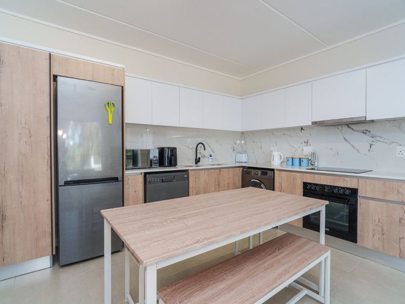 Furnished & Fitted Durbanville Hills facing first Floor apartment - Photo 9