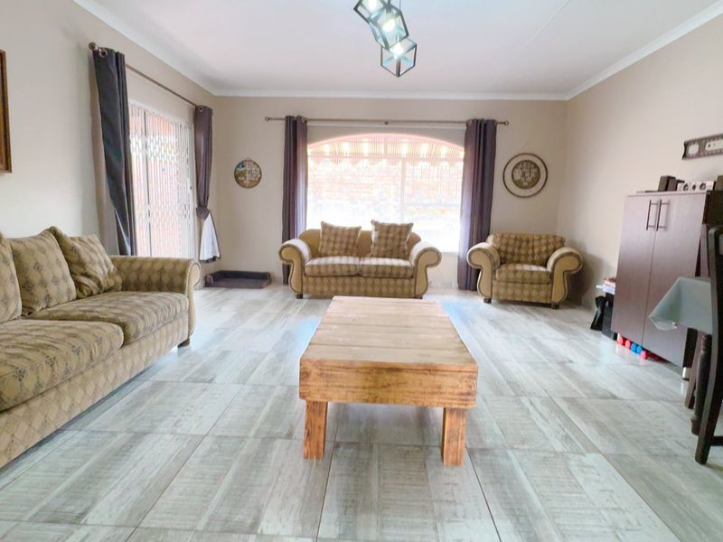 A well positioned simplex in Three Rivers - Photo 2