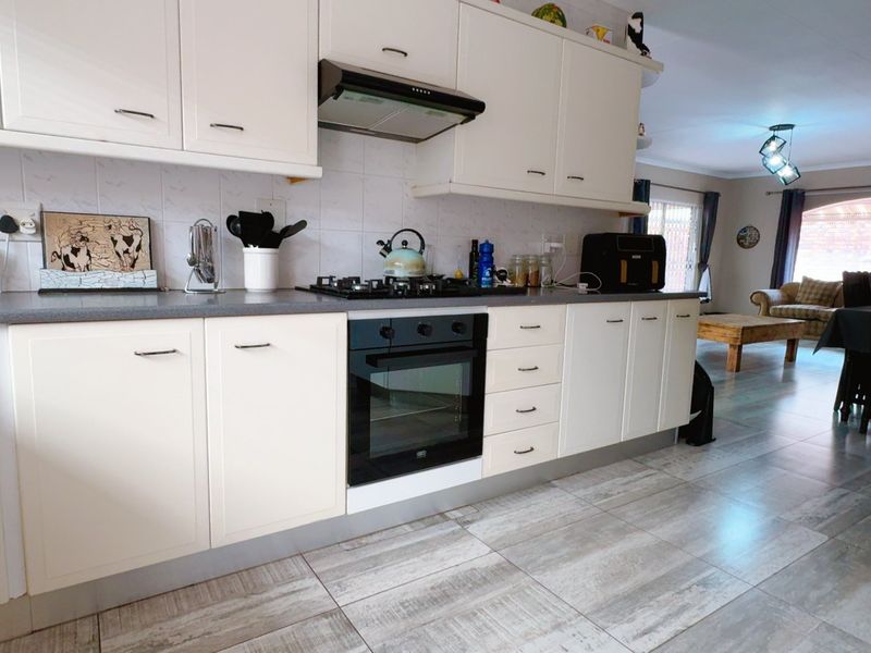 A well positioned simplex in Three Rivers - Photo 5