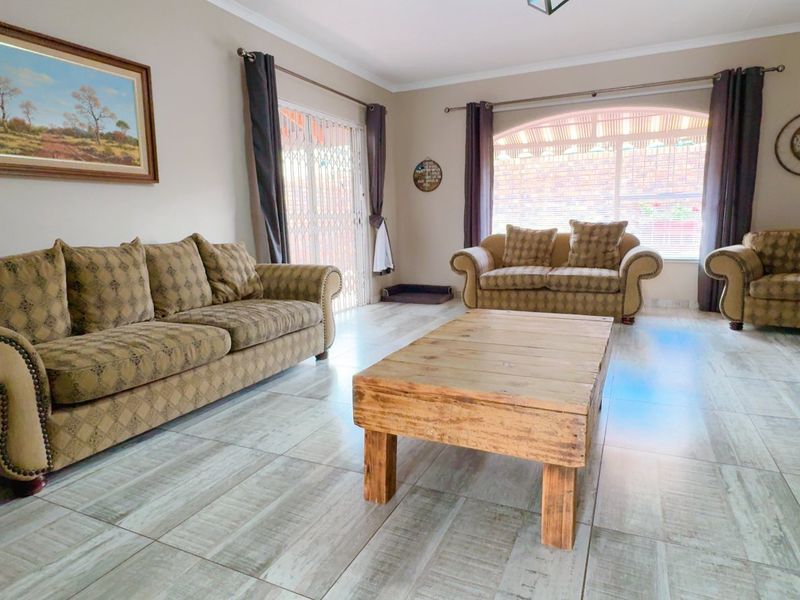 A well positioned simplex in Three Rivers - Photo 3