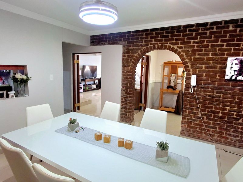 Spacious Low-Maintenance Family Home with Entertainment Area - Photo 7