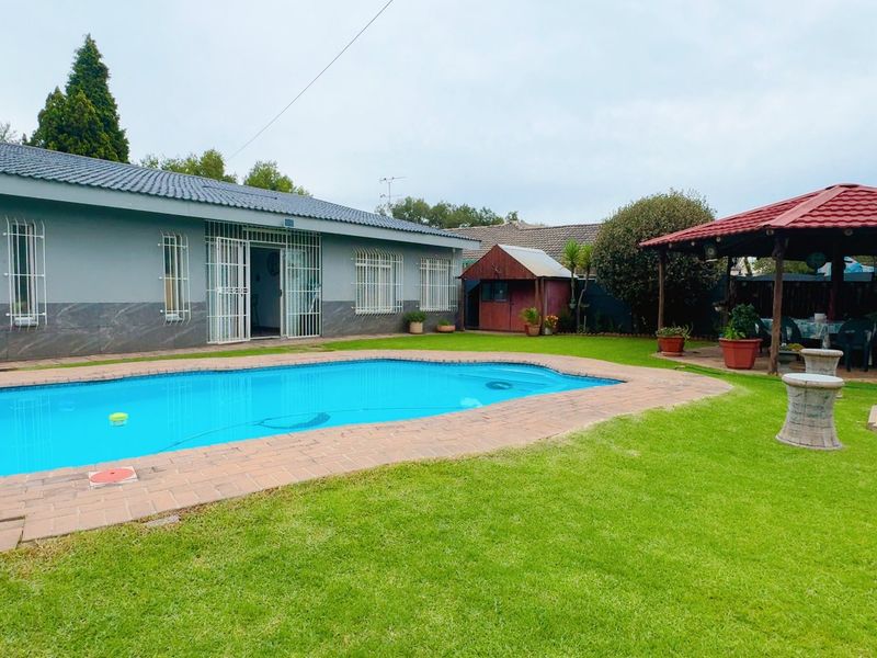 Room to live, room to work in Risiville - Photo 6