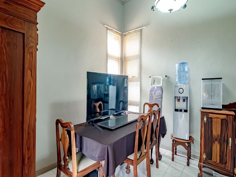 Versatile Family Home With Flatlet Income - Photo 5