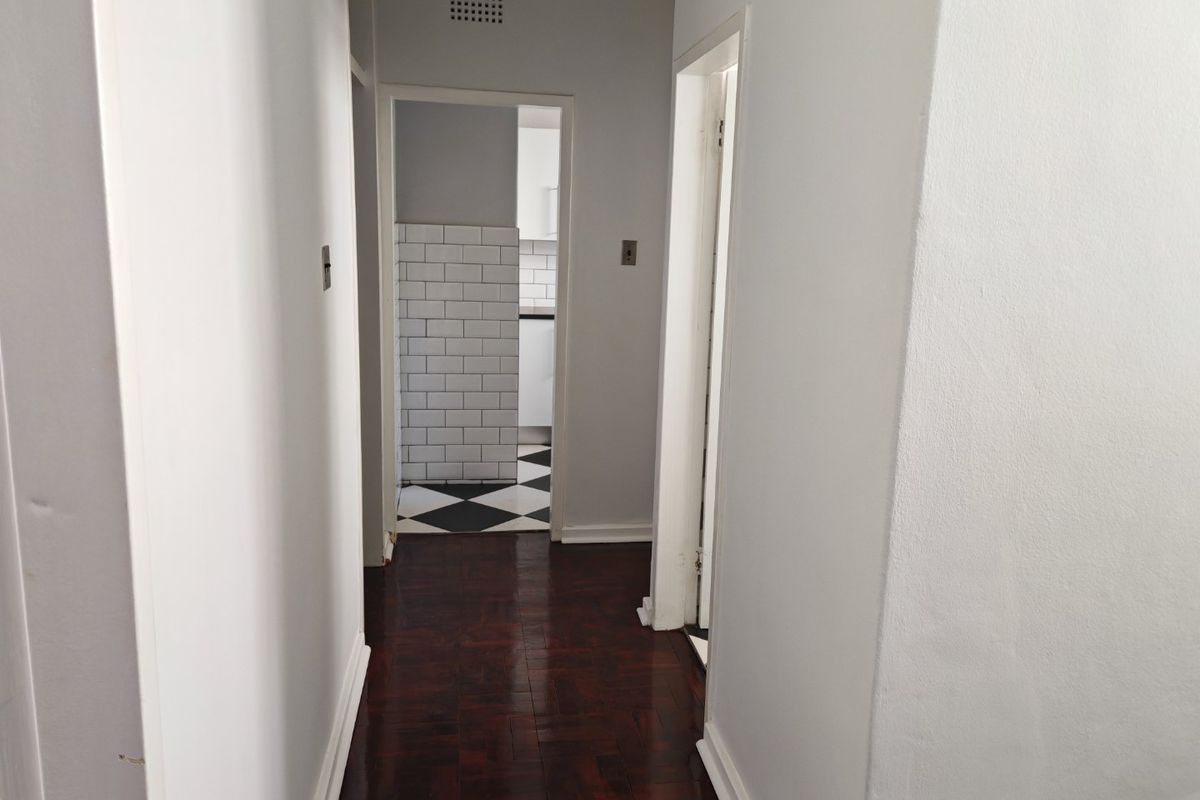 1 Bedroom Apartment / Flat for sale in Rosebank - Photo 4