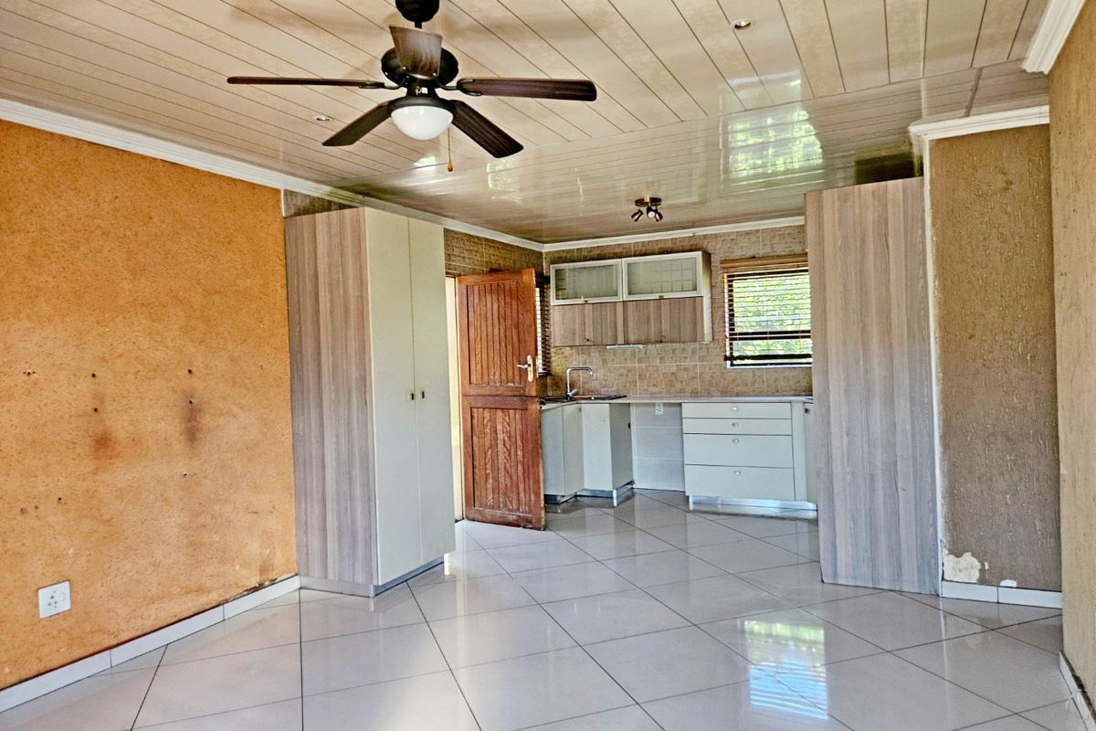 Absolutely Stunning 3-Bedroom Home – Elegant, Modern & Move-In Ready - Photo 2