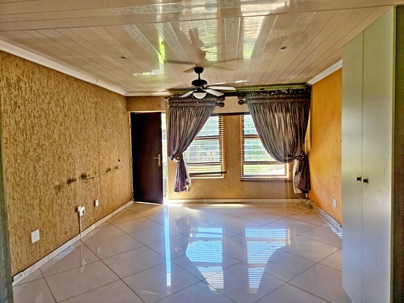 Absolutely Stunning 3-Bedroom Home – Elegant, Modern & Move-In Ready - Photo 6