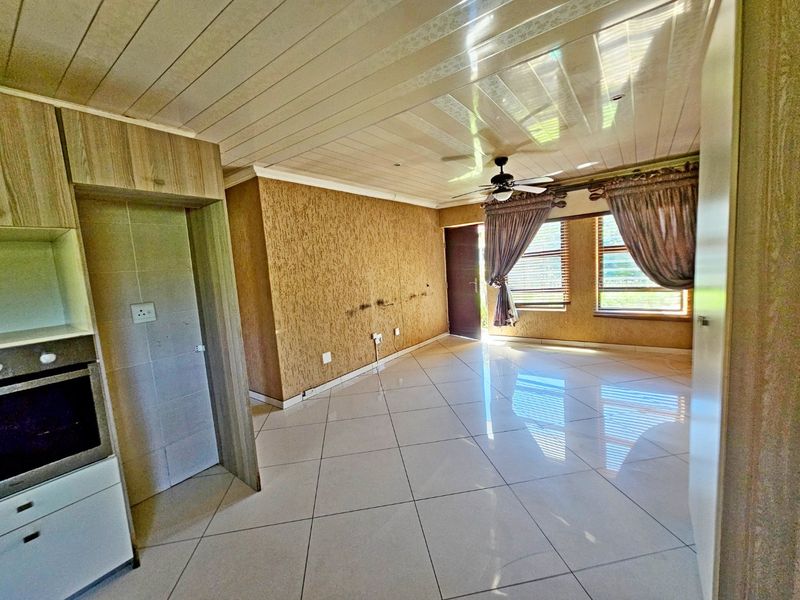 Absolutely Stunning 3-Bedroom Home – Elegant, Modern & Move-In Ready - Photo 7