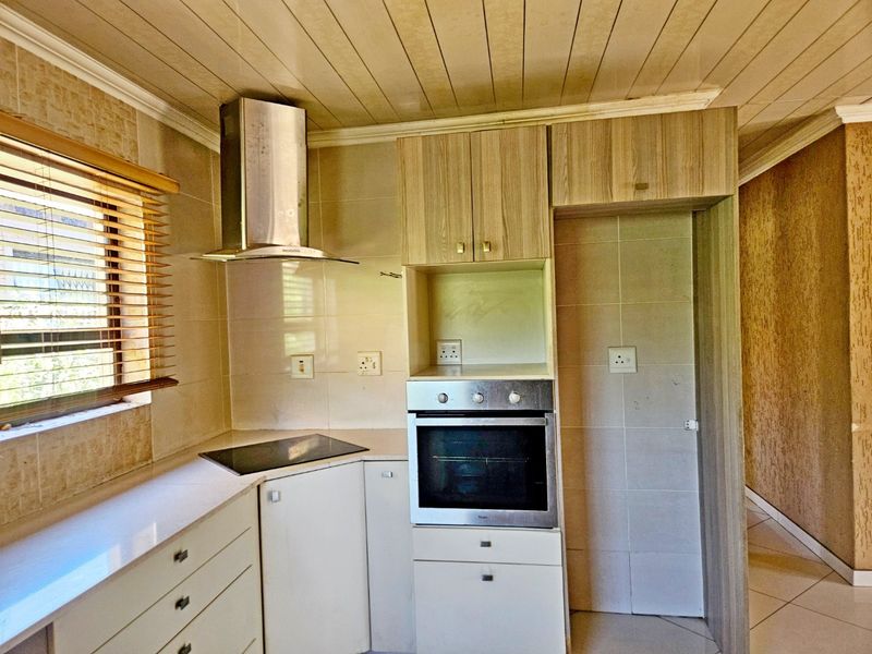 Absolutely Stunning 3-Bedroom Home – Elegant, Modern & Move-In Ready - Photo 4