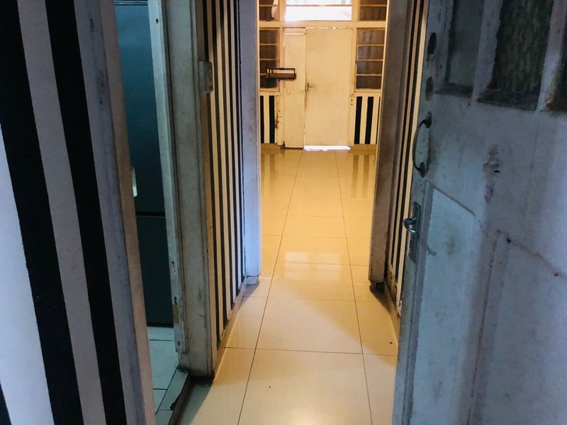 1 Bedroom Sharing Apartment To Let In Durban Central, Durban - Photo 2