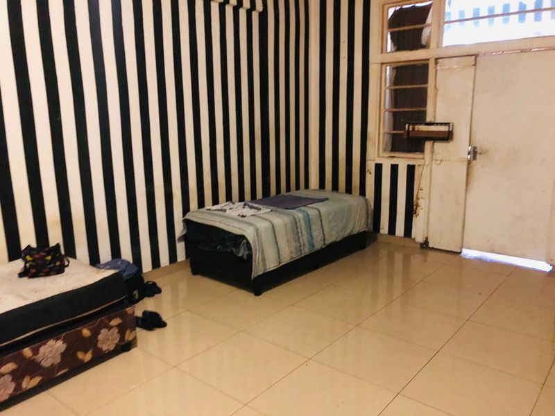 1 Bedroom Sharing Apartment To Let In Durban Central, Durban - Photo 4